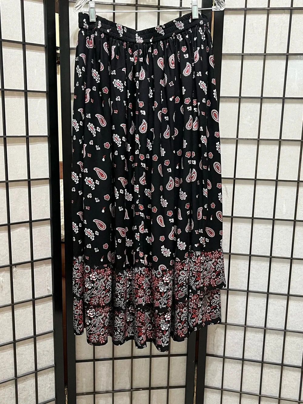 VINTAGE 90s Black AND RED Paisley Tiered Maxi Skirt by RHYTHM BLUE WOMEN SIZE XL
